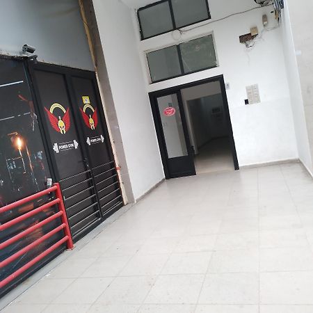 Bora Home Albania Me Vetsherbim 24 Ore Prane Liqenit Tirana Exterior photo